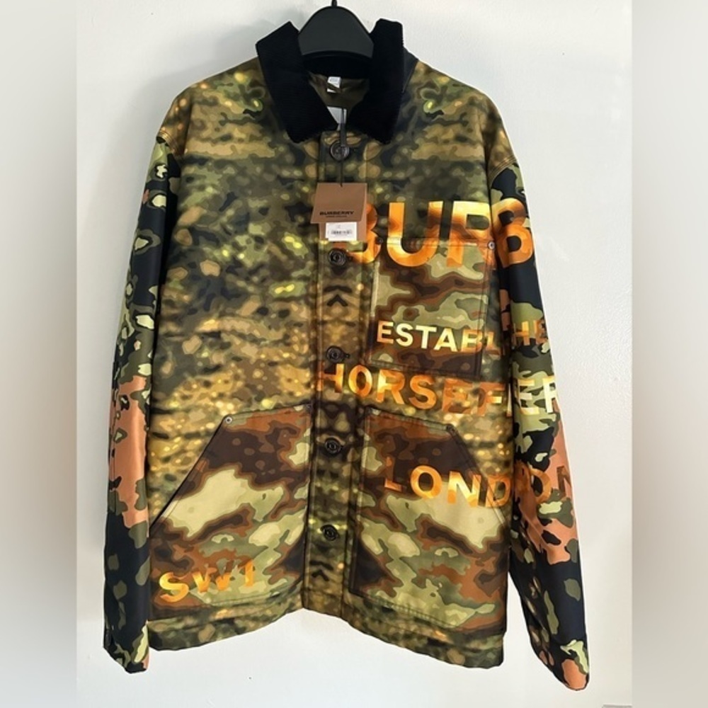 BURBERRY
Malvern Camouflage Logo Print Jacket - Picture 3 of 12